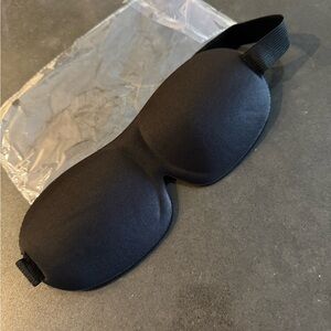 Ultra Soft Contour Black Sleep Mask
